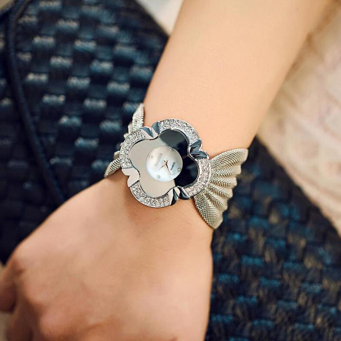 Flower Shape Mirror Dial Diamond Grid Strap Quartz Watch For Women Silver