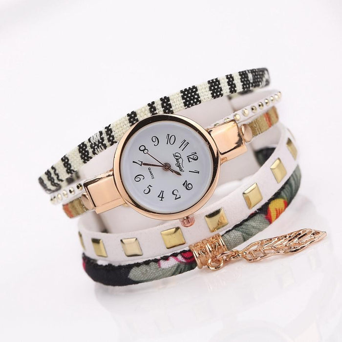 Women Quartz Bracelet Watch With Leaf Shape Pendant