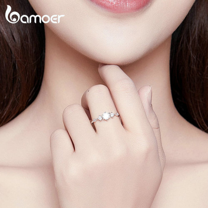 Dazzling Sparkling Engagement Finger Rings For Women