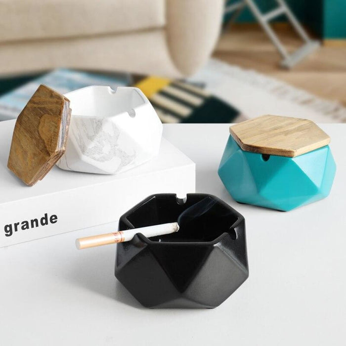 Resin Portable Ashtray With Lid For Office Hotel