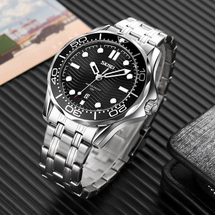 Classic Design Rotatable Bezel Luxury Quartz Watch